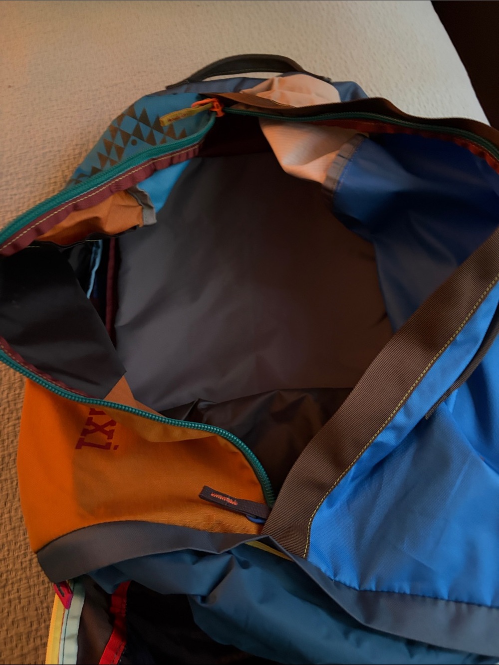 Cotopaxi Uyuni 46L Duffel Del Dia travel bag - single strap sling bag - Picture 7 of 9